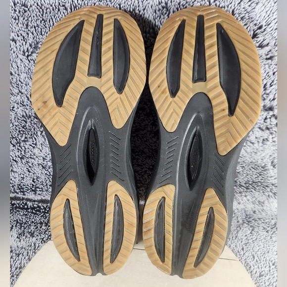 Saucony Tide 2 'Cloud Black' Running Shoes Men's Size 11 - Picture 8 of 9